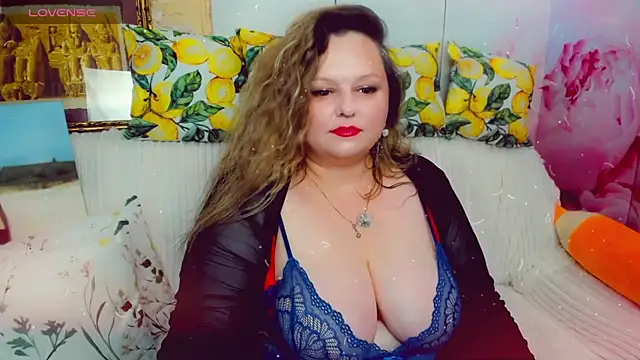 KlaraHoll online show from June 25, 3:49 pm