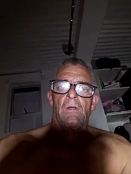 Snapshot of NICJOHNS chatting on April 14, 6:03 pm NICJOHNS online show from April 14, 6:03 pm