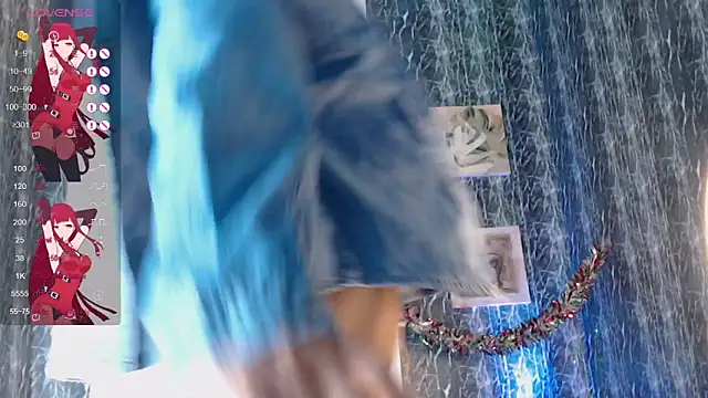 Snapshot of ebonyciaraqueen chatting on December 13, 10:37 pm ebonyciaraqueen online show from December 13, 10:37 pm