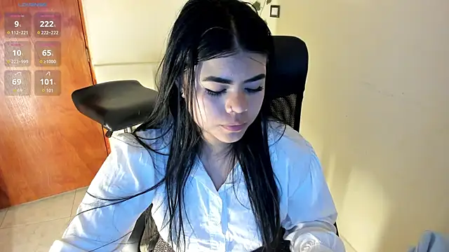 aitana-purple online show from October 17, 9:17 pm