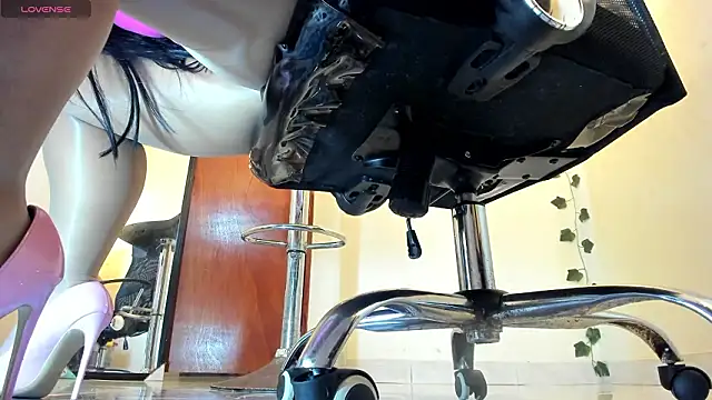 aitana-purple online show from March 5, 10:17 pm