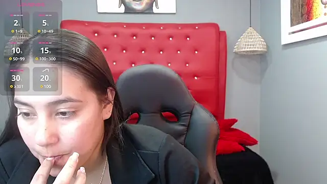 lizzaxs online show from December 26, 8:00 pm
