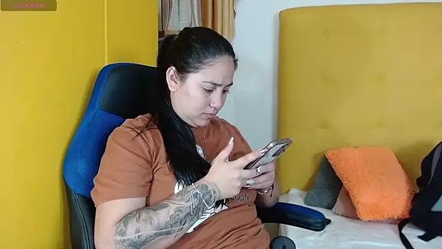 lizzaxs online show from March 4, 2:10 pm