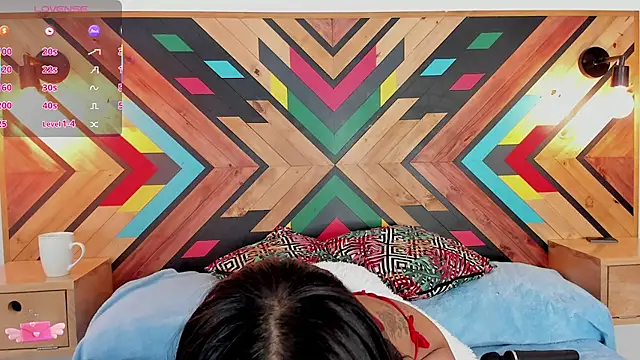 NaiirobiSwan online show from November 6, 7:48 pm