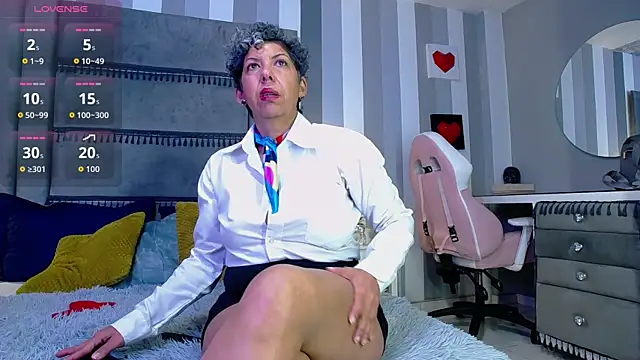 Julianewell online show from January 13, 12:21 pm