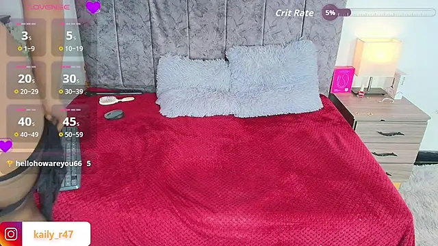 Snapshot of Maevewild chatting on June 15, 10:34 pm Maevewild online show from June 15, 10:34 pm