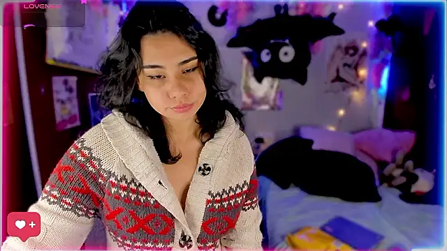 kiki cavilll online show from December 4, 4:10 am