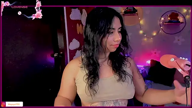 kiki cavilll online show from September 16, 2:18 pm