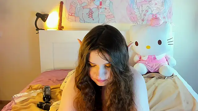 kuraii1  online show from December 16, 3:19 am