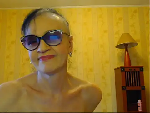 Snapshot of Valentina3859 chatting on March 4, 9:40 am Valentina3859 online show from March 4, 9:40 am