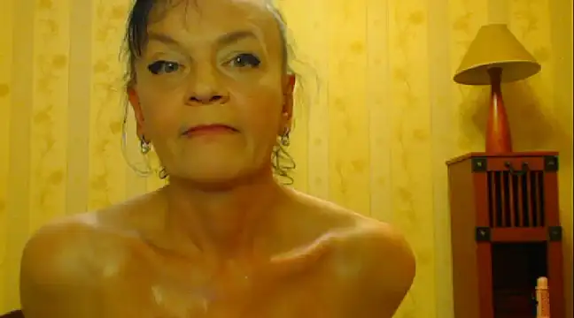 Snapshot of Valentina3859 chatting on March 10, 6:34 pm Valentina3859 online show from March 10, 6:34 pm