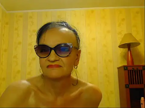 Snapshot of Valentina3859 chatting on March 16, 8:21 pm Valentina3859 online show from March 16, 8:21 pm