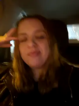 cansuozell online show from November 25, 3:01 pm