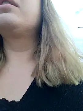 cansuozell online show from November 26, 5:41 am