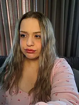 Snapshot of cansuozell chatting on March 31, 12:38 pm cansuozell online show from March 31, 12:38 pm