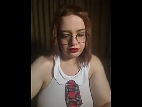 Snapshot of cansuozell chatting on June 14, 6:10 pm cansuozell online show from June 14, 6:10 pm