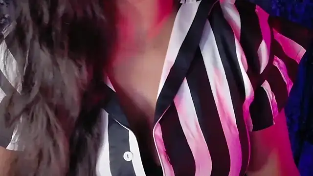 SexyAndHottie online show from January 14, 4:34 pm