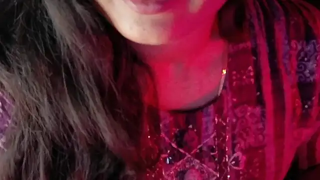 SexyAndHottie online show from March 6, 6:37 pm