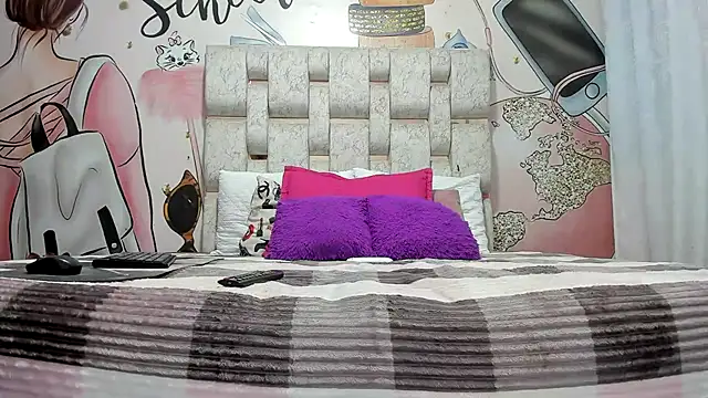 KOURTNEY-- online show from January 18, 1:52 am