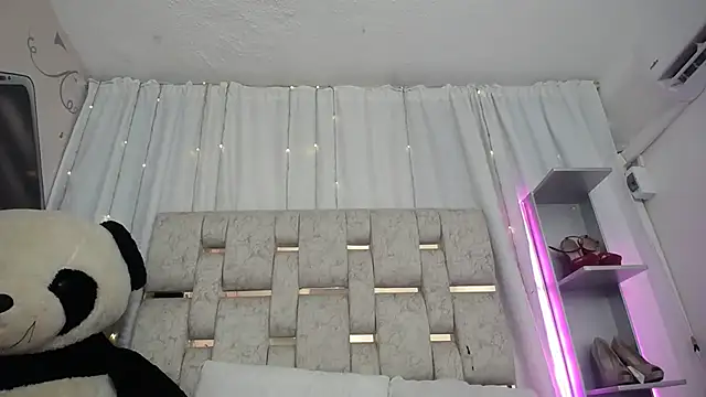 KOURTNEY-- online show from September 12, 2:22 am