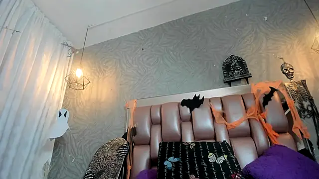 KOURTNEY-- online show from October 14, 1:39 am