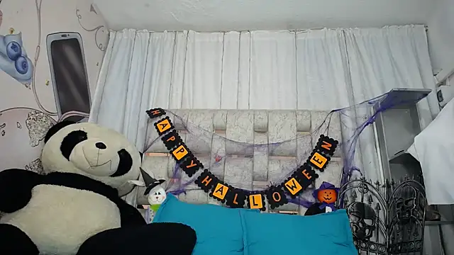 KOURTNEY-- online show from October 26, 1:44 am