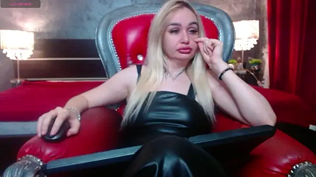 Snapshot of amimistress chatting on February 19, 9:55 pm amimistress online show from February 19, 9:55 pm