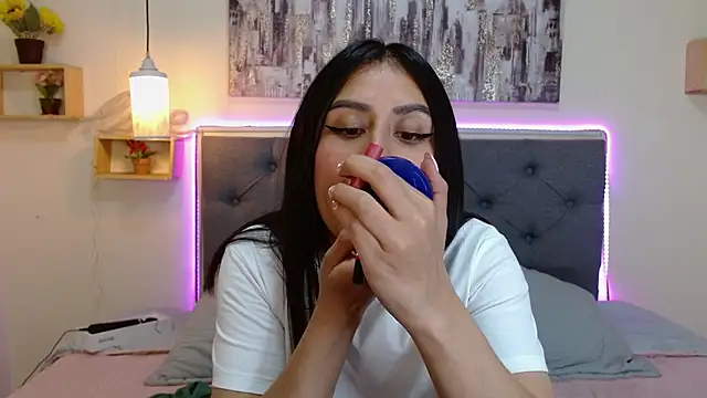 mia aira online show from October 2, 3:08 pm