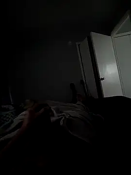 Snapshot of darle122 chatting on March 16, 12:33 pm darle122 online show from March 16, 12:33 pm