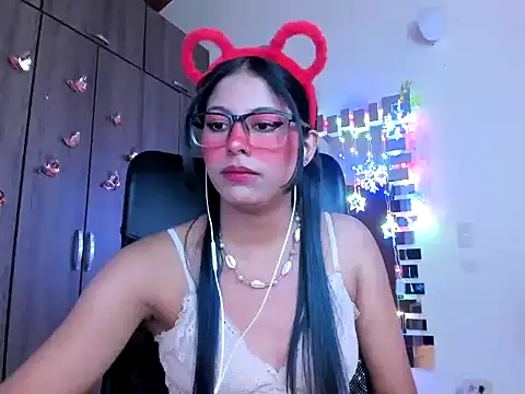  ALLYSON18  online show from January 9, 2:40 pm