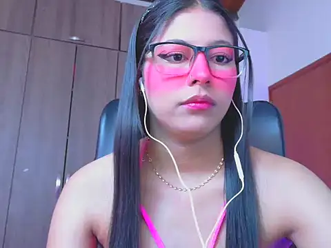 Snapshot of _ALLYSON18_ chatting on June 18, 11:36 am ALLYSON18 online show from June 18, 11:36 am