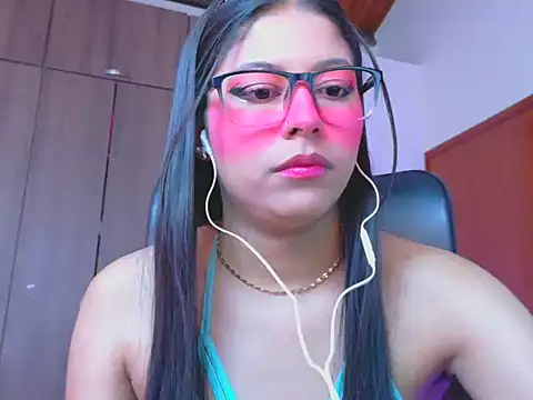 Snapshot of _ALLYSON18_ chatting on June 24, 11:53 am ALLYSON18 online show from June 24, 11:53 am