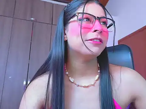 Snapshot of _ALLYSON18_ chatting on June 25, 11:48 am ALLYSON18 online show from June 25, 11:48 am
