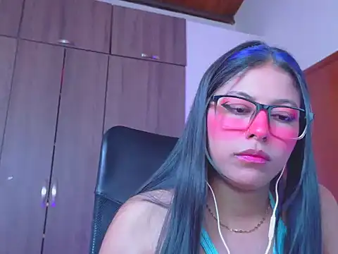 Snapshot of _ALLYSON18_ chatting on July 28, 4:39 pm ALLYSON18 online show from July 28, 4:39 pm