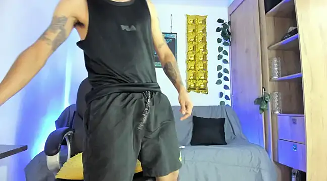 mikee scooth online show from January 6, 7:31 am