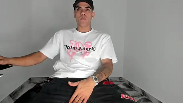 mikee scooth online show from December 3, 4:09 am