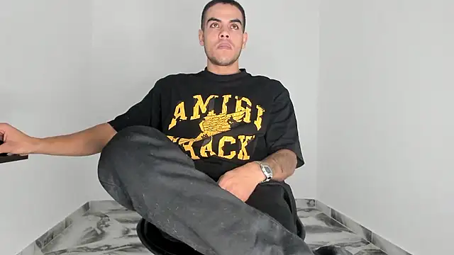 Snapshot of mikee_scooth chatting on January 13, 5:18 pm mikee scooth online show from January 13, 5:18 pm