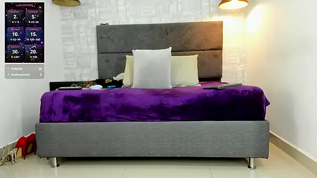 missnatash online show from January 23, 4:04 pm