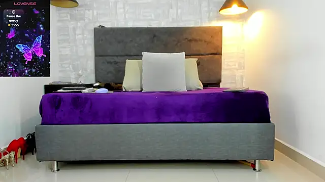 missnatash online show from October 6, 11:51 am