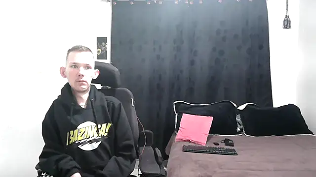 Snapshot of Sophia_and_Thomas chatting on December 31, 12:15 pm Sophia and Thomas online show from December 31, 12:15 pm