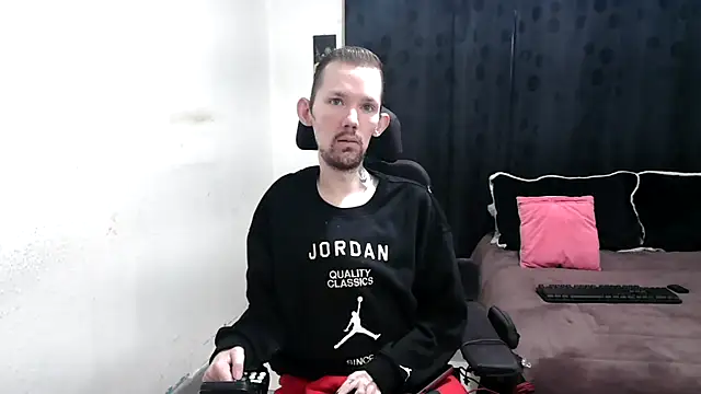 Snapshot of Sophia_and_Thomas chatting on February 23, 9:44 am Sophia and Thomas online show from February 23, 9:44 am