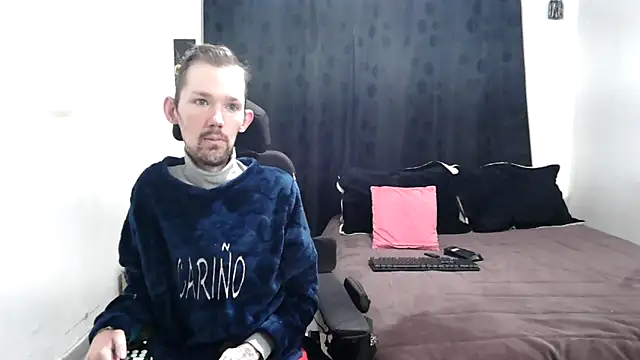 Snapshot of Sophia_and_Thomas chatting on February 27, 9:43 am Sophia and Thomas online show from February 27, 9:43 am