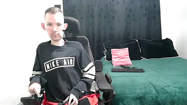 Snapshot of Sophia_and_Thomas chatting on March 3, 9:55 am Sophia and Thomas online show from March 3, 9:55 am