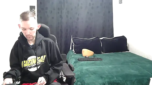 Snapshot of Sophia_and_Thomas chatting on March 7, 9:51 am Sophia and Thomas online show from March 7, 9:51 am