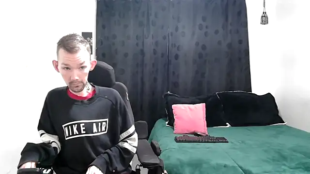 Snapshot of Sophia_and_Thomas chatting on March 16, 10:33 am Sophia and Thomas online show from March 16, 10:33 am