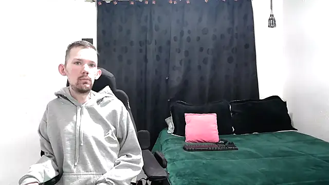 Snapshot of Sophia_and_Thomas chatting on March 19, 10:22 am Sophia and Thomas online show from March 19, 10:22 am