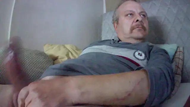 amylrmm1903 online show from October 12, 3:11 pm