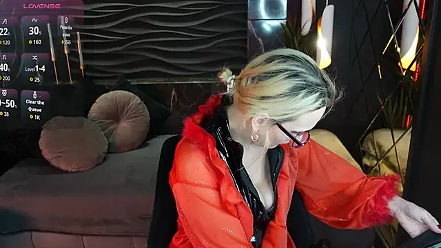 Snapshot of Queen_Anna_ chatting on February 1, 1:42 pm Queen Anna online show from February 1, 1:42 pm