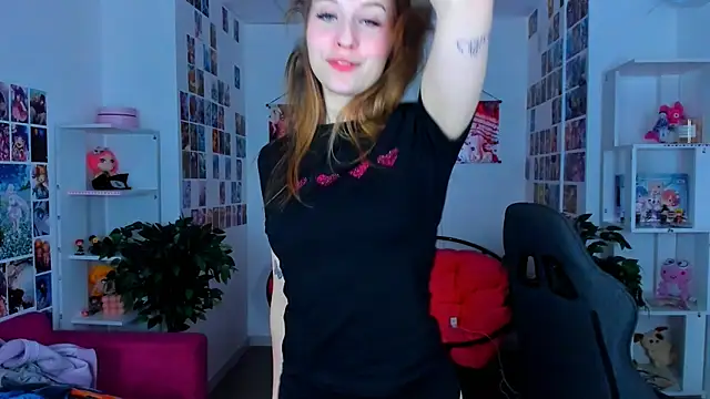 Snapshot of CuteMousee chatting on December 21, 5:58 am CuteMousee online show from December 21, 5:58 am