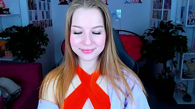 Snapshot of CuteMousee chatting on December 24, 2:54 am CuteMousee online show from December 24, 2:54 am